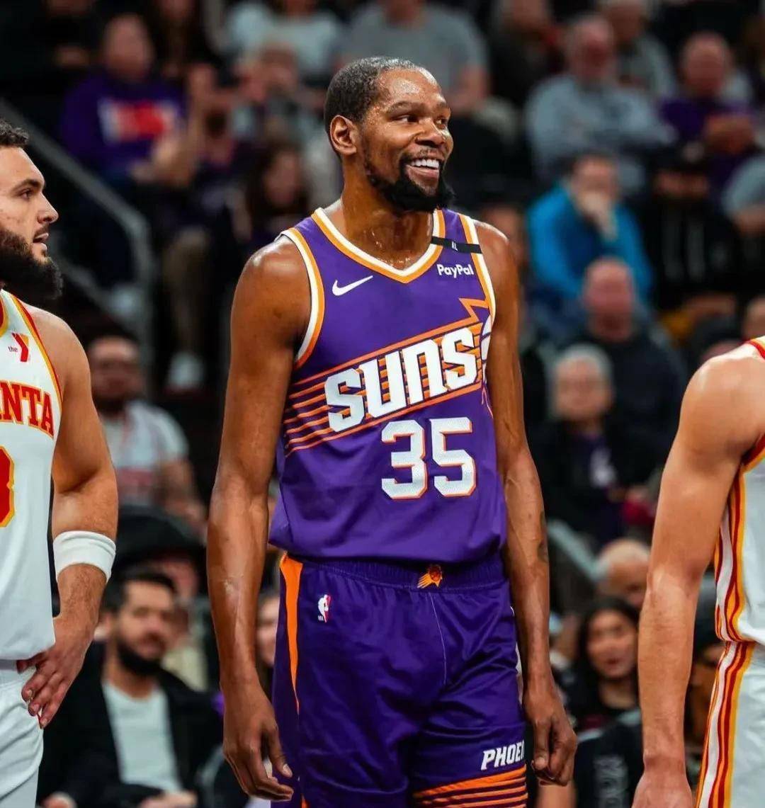 包含塔图姆与60激战西班牙队分钟，出色防守胜负难料！，杜兰特焦点对战引发球迷热议的词条