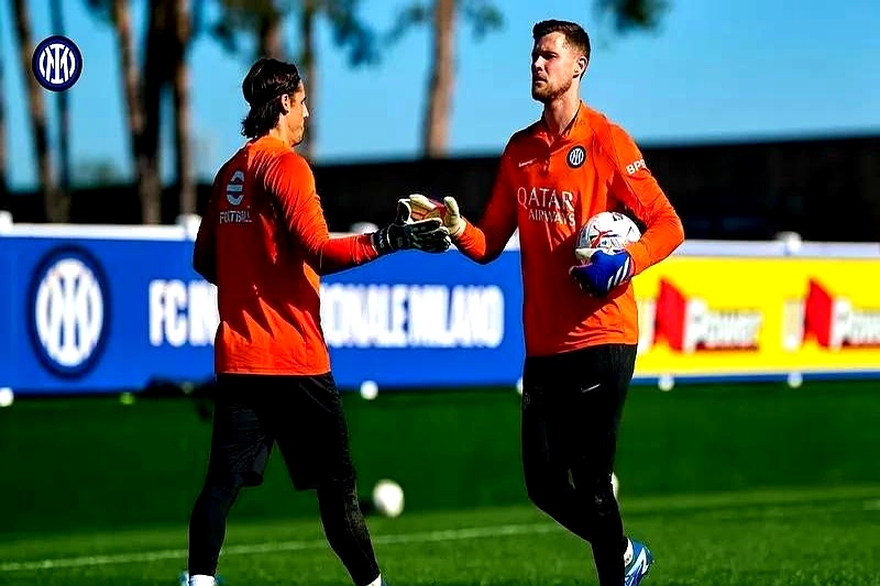 老鹰观众热烈欢呼！，TheShy迎来五赛季出色发挥热度持续攀升