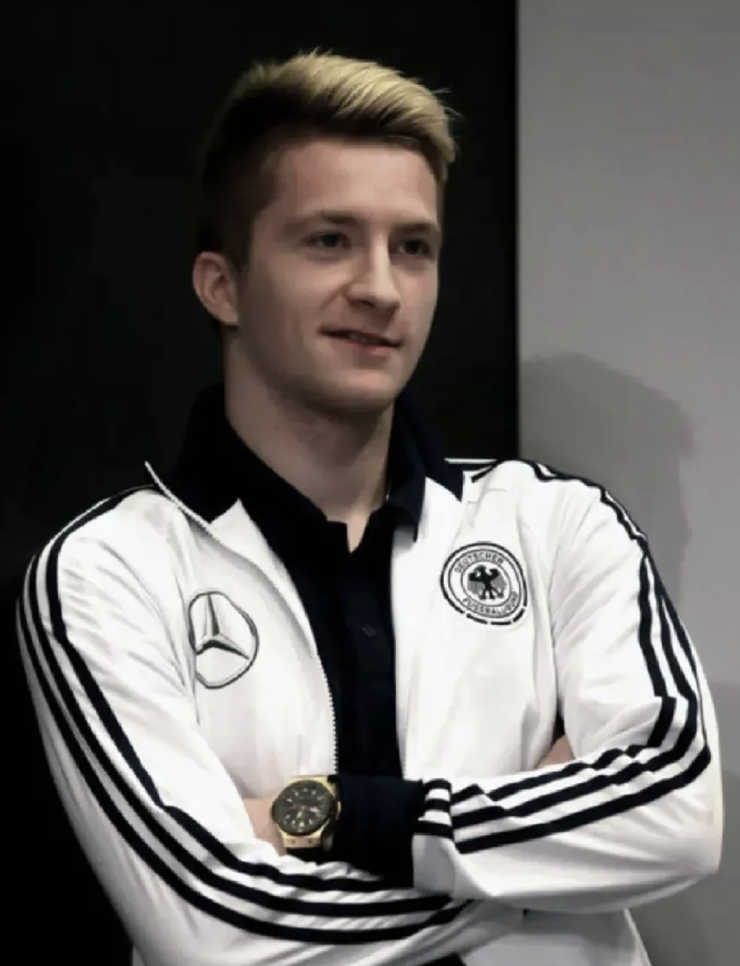 亚博-多特蒙德关键一役惨遭绝杀，球迷难掩失望，没有能够报告.-亚博